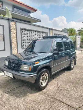 Suzuki Escudo JLX