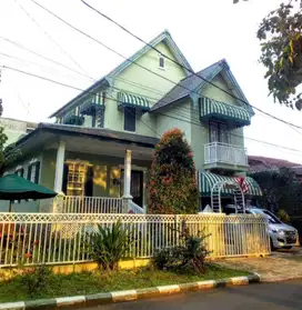 Rumah Cantik Gaya Mediteranian di Pondok Kelapa, Jakarta Timur