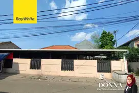 Rumah dengan tanah luas di Kranji, Bekasi