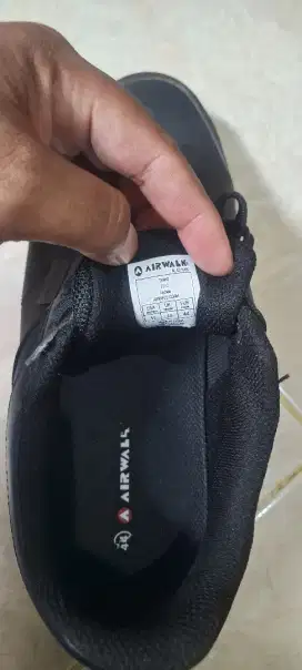 SEPATU AIRWALK SIZE 44