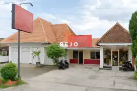 DISEWAKAN RUMAH KLASIK LUAS COCOK RESTO/ CAFE/ TOKO DI TAMAN SISWA