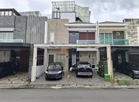 Jual Rumah Puri Mansion di Boulevard Selatan 3,5 Lt. Furnished Bagus