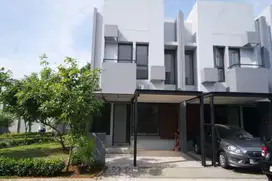 Jual Rumah full furnish di Tabebuya BSD City