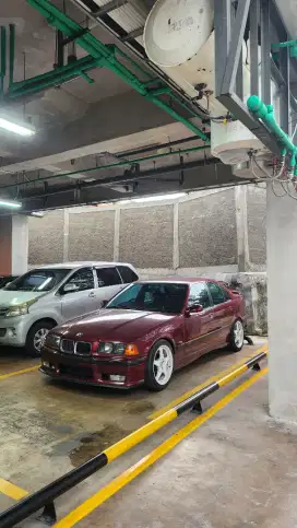BMW 320i 1996 Bensin