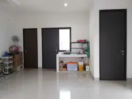 Dijual rumah hoek di cluster cendana, green ara residence, harapan ind