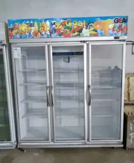 Di jual showcase