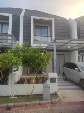 Disewakan Rumah hunian keluarga 2 lantai di Candi Garden Sawangan