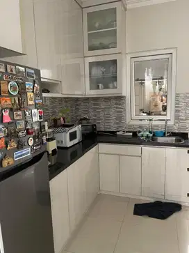 Rumah cantik, luas, siap huni, dekat tol Nagrak