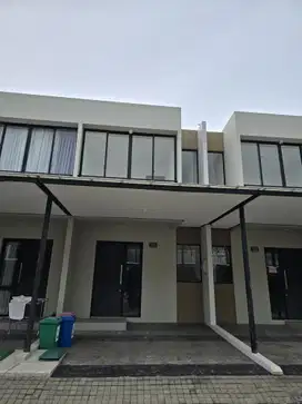 jual BU Rumah 2 Lantai PIK2 Milenial 4,5x10 1,175M nego