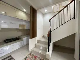 DIJUAL RUMAH FURNISHED 2 LANTAI KOTA WISATA CIBUBUR BOGOR