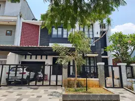Rumah Mewah di Regensi Melati Mas