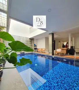 Jual Rumah KEBAYORAN BARU. LT.242/LB.300.Pool,3BR.3Bath. SHM. Harga 9M