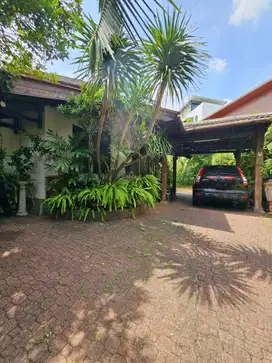 SUPER NEGO! Rumah Dijual Cipete - Kemang. Dkt MRT, Jalan 2 Mobil