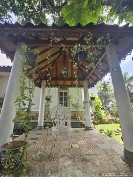 Rumah Lama 1,5 Lantai Area Tenang Di Area Pakubuwono
