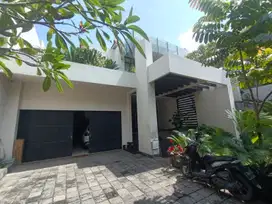 RUMAH MEWAH PAKUWON INDAH AREA GOLF