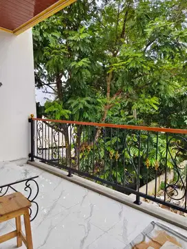Dijual rumah 4 kamar tidur graha raya