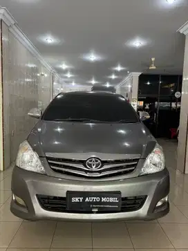 Toyota Kijang Innova V A/T Bensin Abu2 2011