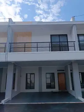 Rumah 2 lantai tampilan keren di Ciledug