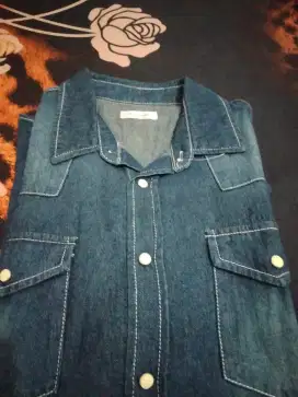 Kemeja denim wanita