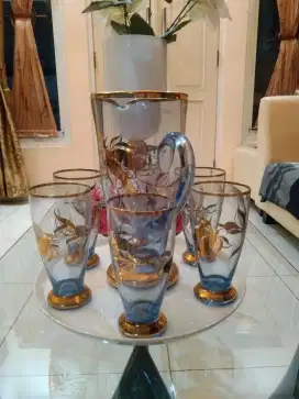 Gelas Antik warna biru emas
