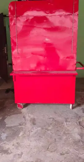 Gerobak besi bekas jualan kebab dan seblak