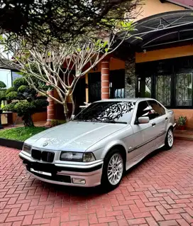BMW 323i 1997 Manual