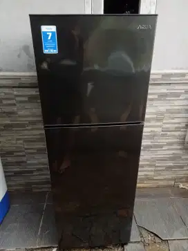 Kulkas aqua 2 pintu