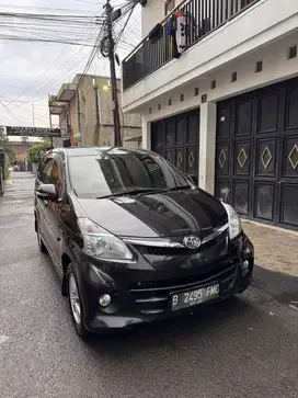 Avanza veloz 2012 matic istimewa siap pake