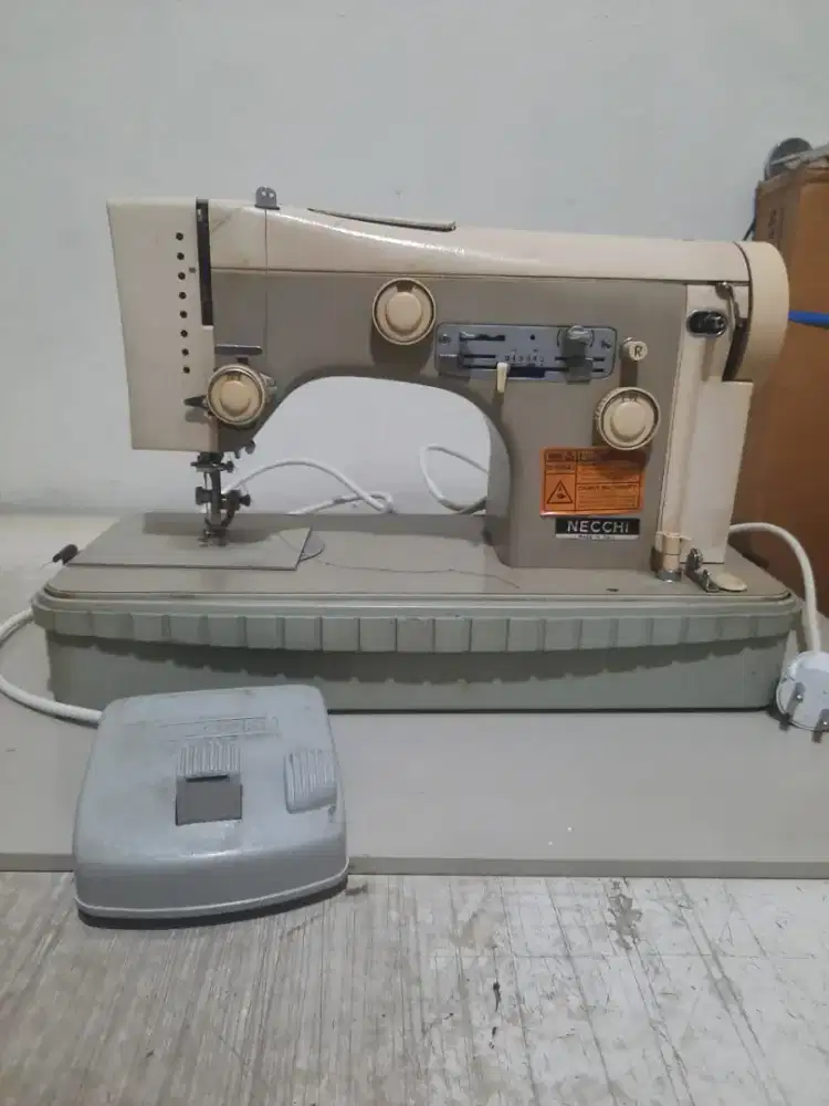 Mesin jahit Necchi