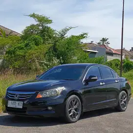 TDP 20 jt Honda Accord 2.4 VTI AT 2011 Hitam