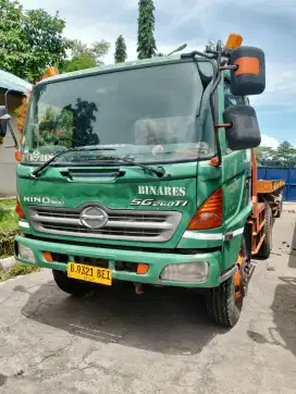 Jual mobil Hino