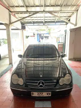 Mercedes-Benz C240 2004 Bensin