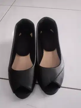 Dijual murah sepatu bekas