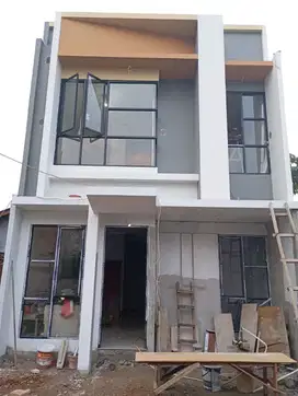 Rumah 2 lantai siap huni dekat stasiun kereta jurangmangu