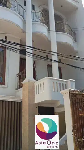 DIJUAL RUMAH 3 LANTAI KELAPA GADING
