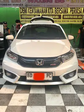 Honda Brio RS CVT 1.2 AT 2019-Taffeta White