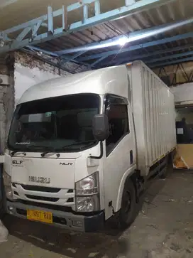 Dijual mobil box isuzu masi mulus th.2022