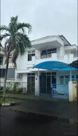 Dijual rumah di Taman Golf Modernland. Tangerang