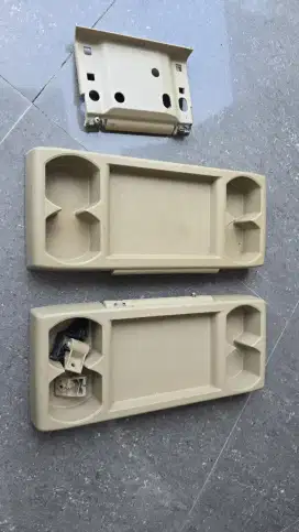 tray meja tengah nissan serena c24