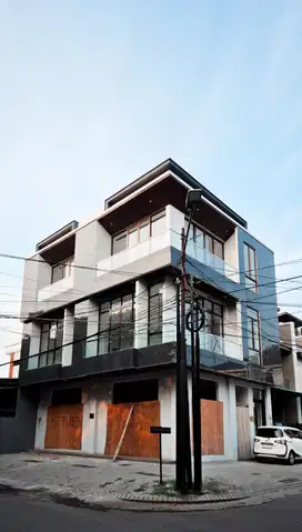Disewakan 2 unit ruko new gress Raya dukuh Kupang, Surabaya barat