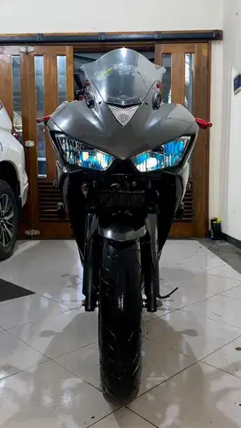 Yamaha R 25 2019