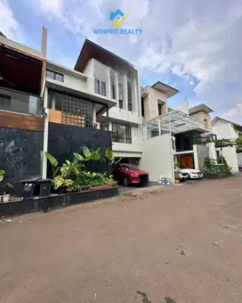 Dijual Townhouse Brand New Cilandak Turun Harga 3 Lantai Ada Pool