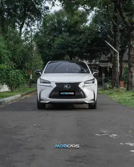 CASH TERMURAH LEXUS NX200t F SPORT AT 2014 PUTIH LEXUS MOBCARS