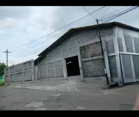 Di jual Gudang lebar muka 30 m pinggir jalan