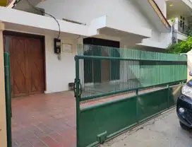 Dijual Rumah Murah 2 Lantai Siap Huni Area Kebayoran Baru
