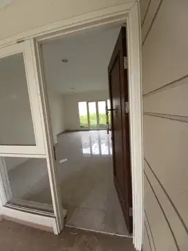 MURAHHH !! Jual Rumah Suvarna Sutera 2 lantai 9x20
