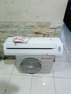 AC Sharp 1/2PK type terbaru