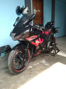 Suzuki GSX R kumplit