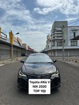 TOYOTA ALTIS V 2020  TDP10jt HITAM 2021 ODO 2019 new model