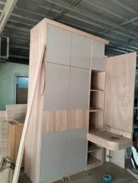 Lemari pakaian , Meja rias , Tempat tidur